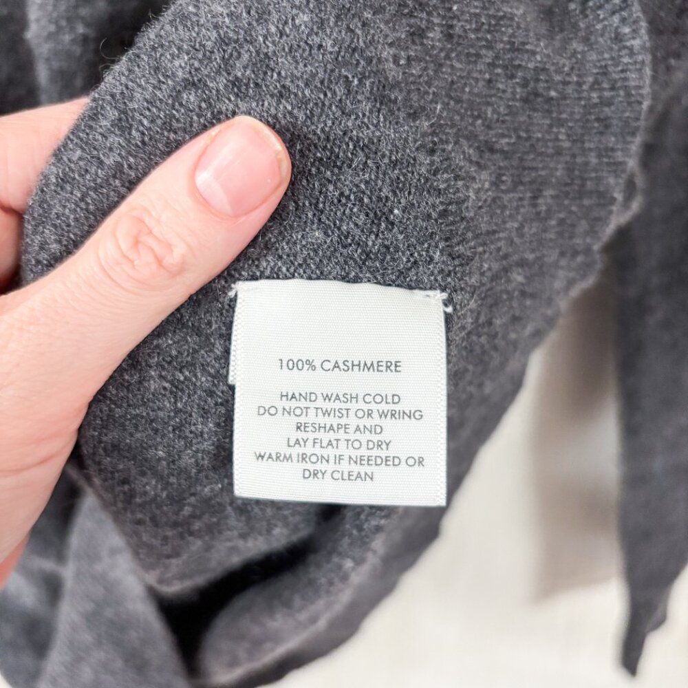 White + Warren 100% Cashmere Crewneck in Dark Heather Grey - Picture 6 of 7